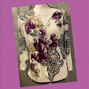 Cute White House Black Market sweater XL